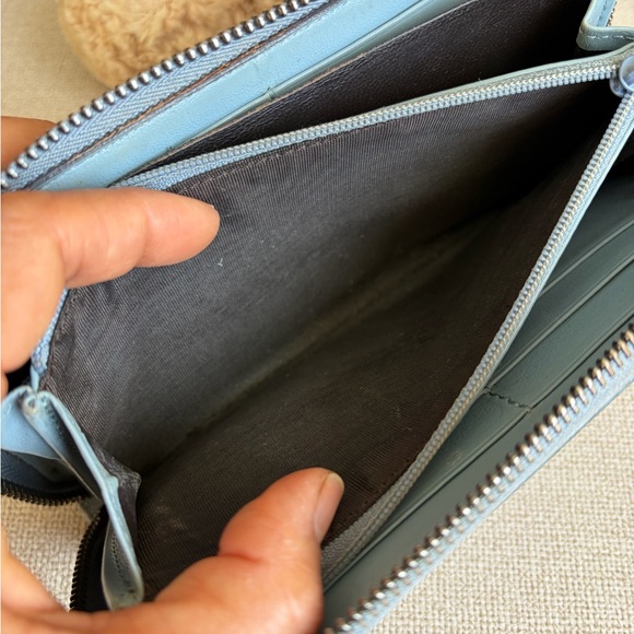 Gucci GG Canvas Zippy Wallet with COA - Picture 8 of 16